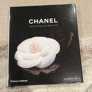 Chanel table coffee book
